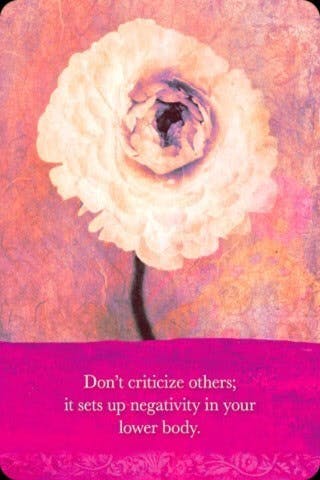 Bekritiseer anderen niet; het wekt negativiteit op in je onderlichaam.